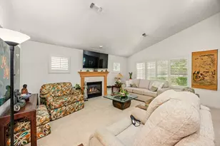 754 Fernwood Dr, Medford, OR 97504 - Photo 9