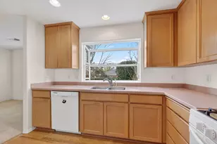 754 Fernwood Dr, Medford, OR 97504 - Photo 17