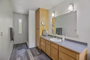 900 Shadow Hills Dr, Grants Pass, OR 97526 - Photo 19