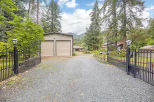 3840 Almar Rd, Grants Pass, OR 97527 - Photo 1