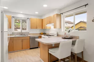 1242 SW Silver Lake Blvd, Bend, OR 97702 - Photo 7