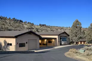 8050 NW Grubstake Way, Redmond, OR 97756 - Photo 11