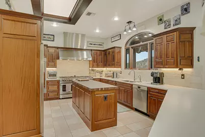 8050 NW Grubstake Way, Redmond, OR 97756 - Photo 17