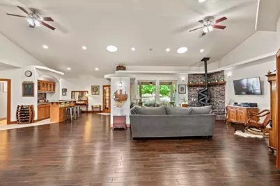 5719 Jerome Prairie Road, Grants Pass, OR 97527 - Photo 11