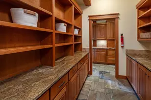 18883 Sutherland Ct, Bend, OR 97702 - Photo 15