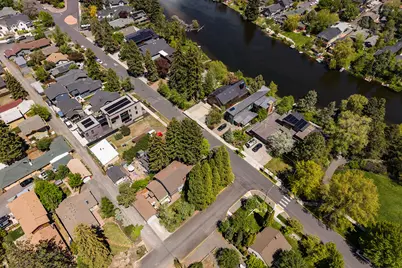 305 NW Columbia Street, Bend, OR 97703 - Photo 43