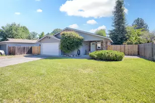 539 James St, Talent, OR 97540 - Photo 5