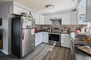 539 James St, Talent, OR 97540 - Photo 13