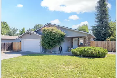 539 James Street, Talent, OR 97540 - Photo 1