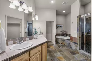 19571 SW Simpson Ave, Bend, OR 97702 - Photo 23