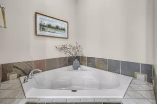 19571 SW Simpson Ave, Bend, OR 97702 - Photo 25