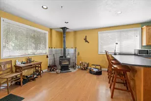 6041 Sterling Creek Rd, Jacksonville, OR 97530 - Photo 7