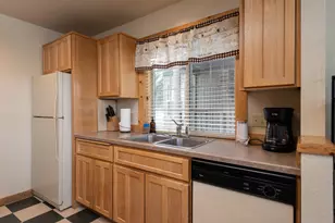 8825 Canyon Wren Ct, Redmond, OR 97756 - Photo 13