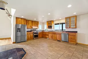 4647 SW Belmont Ln, Madras, OR 97741 - Photo 9