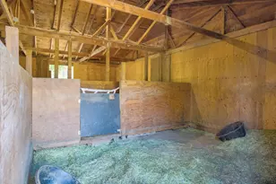 255 Queens Branch Rd, Rogue River, OR 97537 - Photo 35