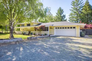 255 Queens Branch Rd, Rogue River, OR 97537 - Photo 39