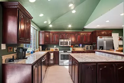 255 Queens Branch Road, Rogue River, OR 97537 - Photo 7