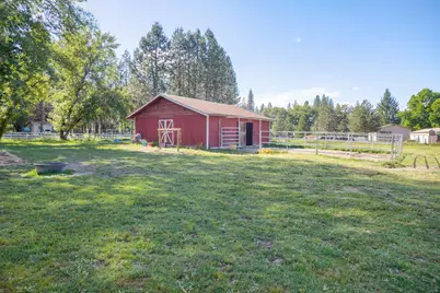 255 Queens Branch Road, Rogue River, OR 97537 - Photo 3