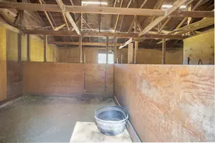 255 Queens Branch Rd, Rogue River, OR 97537 - Photo 35