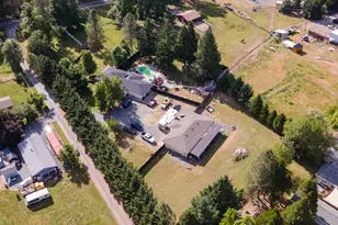 255 Queens Branch Rd, Rogue River, OR 97537 - Photo 55