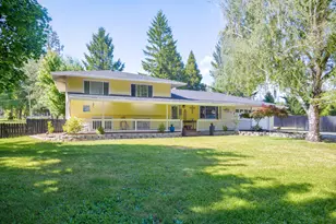 255 Queens Branch Rd, Rogue River, OR 97537 - Photo 1