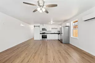 748 SW Madison St, Madras, OR 97741 - Photo 9