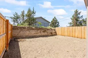 748 SW Madison St, Madras, OR 97741 - Photo 25