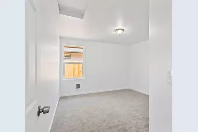 748 SW Madison Street, Madras, OR 97741 - Photo 19