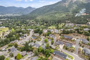 1553 Panoramic Loop, Grants Pass, OR 97527 - Photo 33