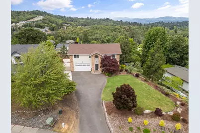 1553 Panoramic Loop, Grants Pass, OR 97527 - Photo 35