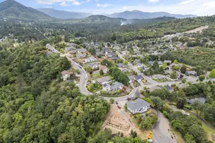 1553 Panoramic Loop, Grants Pass, OR 97527 - Photo 31