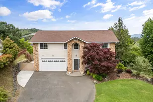 1553 Panoramic Loop, Grants Pass, OR 97527 - Photo 37