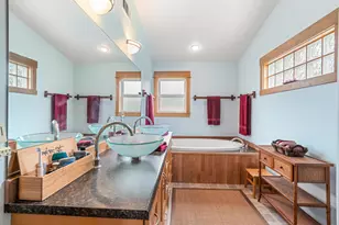 605 W 4th St, Phoenix, OR 97535 - Photo 25