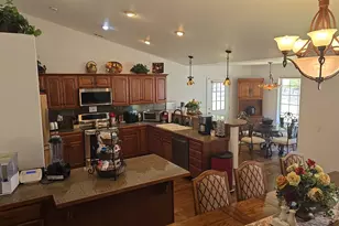 800 Palomino Dr, Grants Pass, OR 97526 - Photo 5