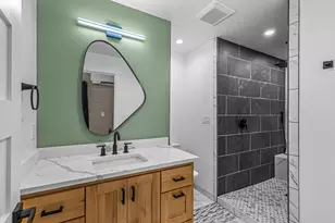 2555 Old Military Rd, Central Point, OR 97502 - Photo 13