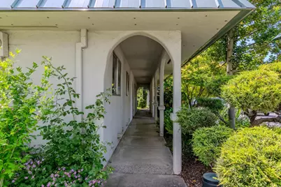 349 W Pine Street, Central Point, OR 97502 - Photo 7