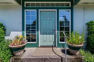 349 W Pine St, Central Point, OR 97502 - Photo 3