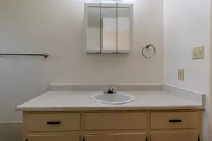 349 W Pine St, Central Point, OR 97502 - Photo 21