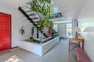 349 W Pine St, Central Point, OR 97502 - Photo 5