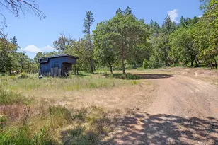 251 W Savage Creek Rd, Grants Pass, OR 97527 - Photo 45