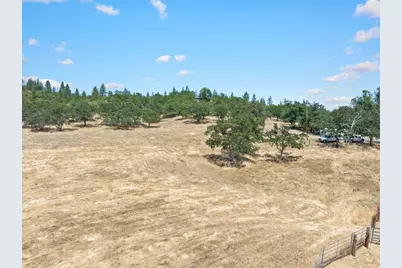 510 Chateau Drive, Eagle Point, OR 97524 - Photo 9