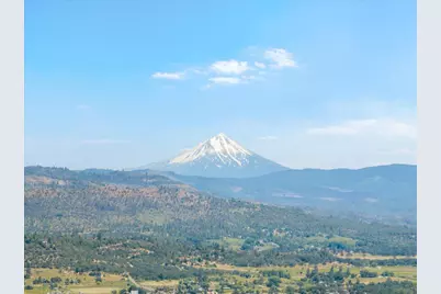 510 Chateau Drive, Eagle Point, OR 97524 - Photo 3
