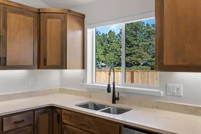 1865 Gabriel Way, Medford, OR 97501 - Photo 7