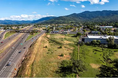 Or-66, Ashland, OR 97520 - Photo 11