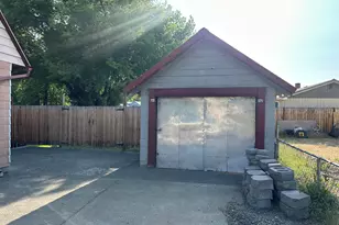 212 NW Bridge St, John Day, OR 97845 - Photo 7