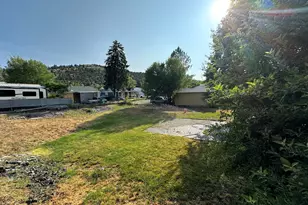 212 NW Bridge St, John Day, OR 97845 - Photo 9