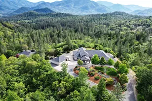 2054 Jaynes Dr, Grants Pass, OR 97527 - Photo 1