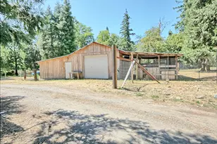 199 Powell Creek Rd, Williams, OR 97544 - Photo 3