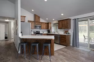 55659 Swan Rd, Bend, OR 97707 - Photo 9