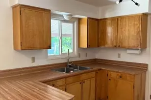 236 S Caves Ave, Cave Junction, OR 97523 - Photo 11